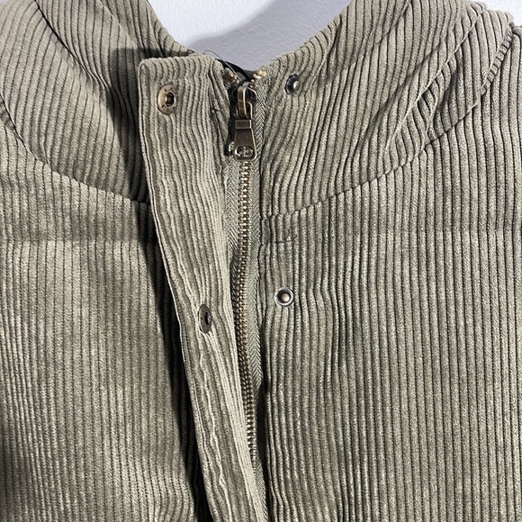 Sky And Sparrow Jackets & Coats Sky And Sparrow Green Corduroy Puffer Jacket - Picture 3 of 4